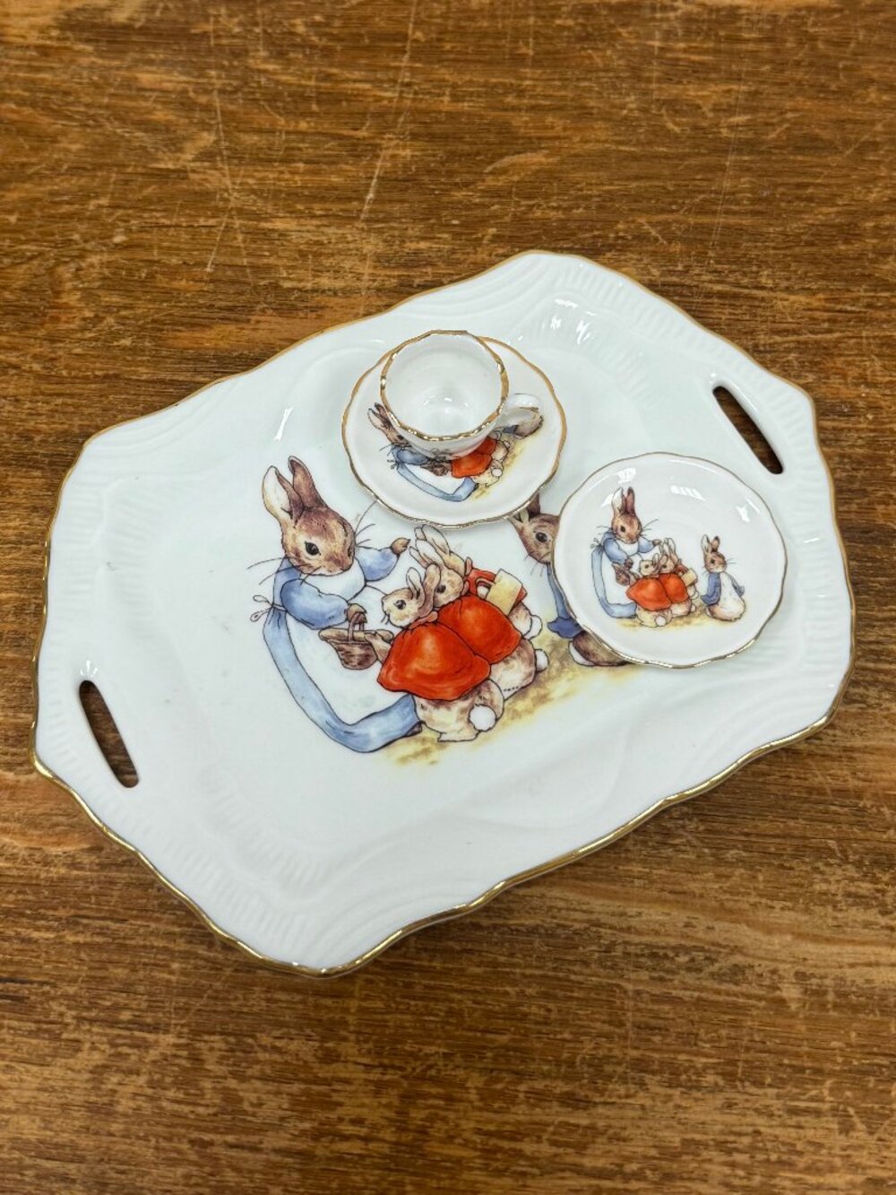Vintage "The World of Beatrix Potter" Miniature Tea Set. KK617